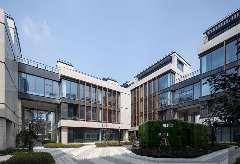 上海市宝山区沪太路丨绿地科技中心出售丨地铁上盖丨双拼附送花园阳台丨稀缺优质独栋