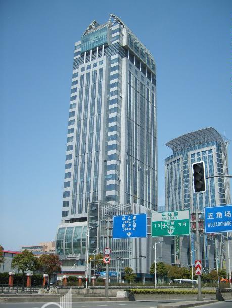 上海杨浦区蓝天大厦写字楼租售，近轨道交通10号线，立体交通四通八达