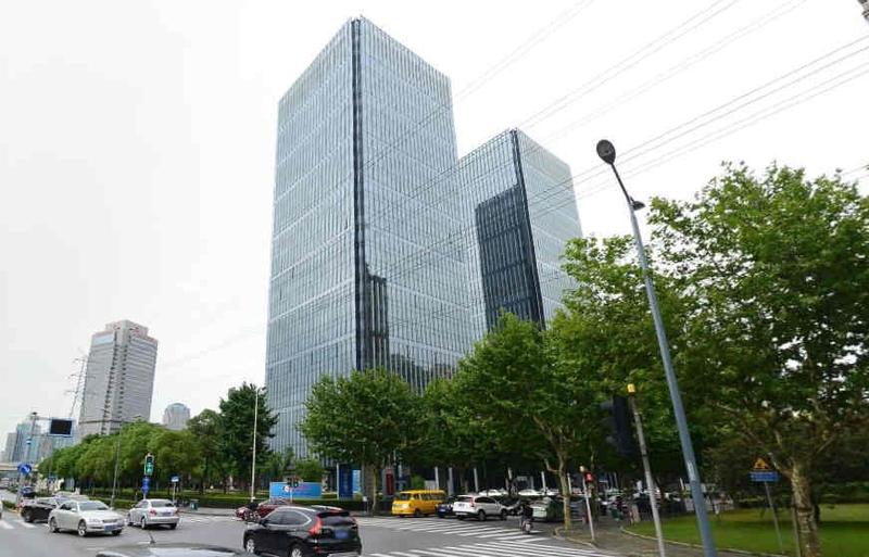 上海长宁区世贸大厦写字楼租售，近地铁2号线，坐落于上海虹桥经济开发区