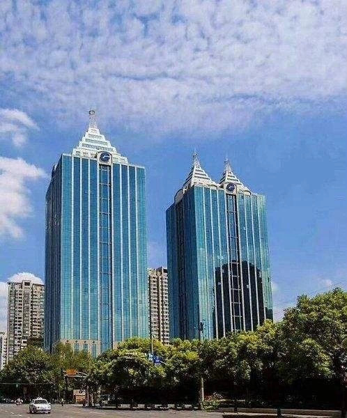 上海市长宁区仙霞路317号远东国际广场精装修带家具房源出租