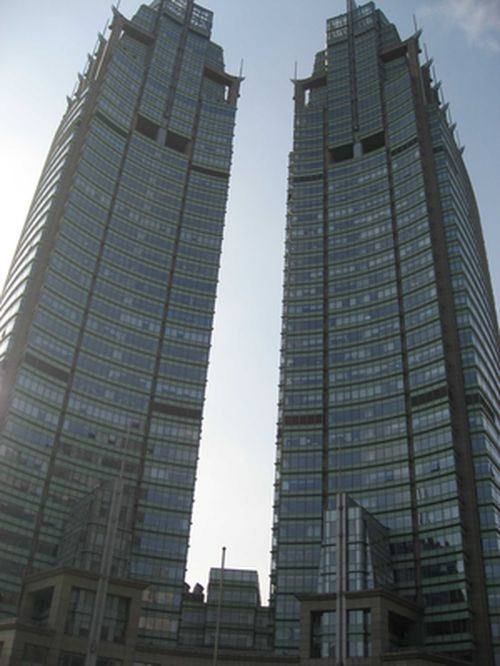 上海黄浦区新源广场写字楼租售，周边设施完善，地铁9号线-小南门站