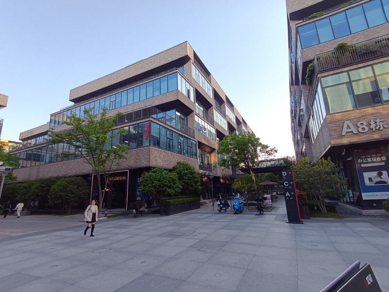 上海市静安区大宁核心 大宁三期写字楼出租 办公室出租小户型 西南朝向