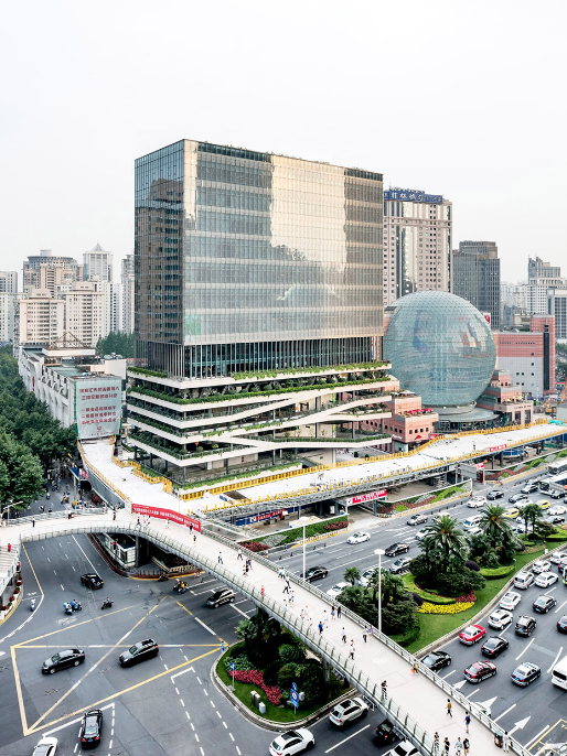 上海徐汇区徐家汇国际大厦写字楼租售，坐落于徐家汇商圈核心地段，近地铁1号线、9号线至徐家汇站