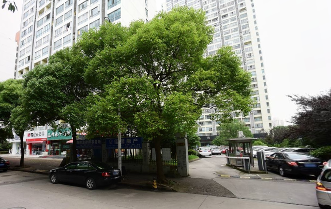 上海市浦东区碧海现代苑，集公寓办公商业为一体，生活/工作艺术混搭