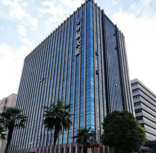 上海闵行区中展大厦写字楼租售，甲级写字楼，位于步行街旁边，绝佳办公室