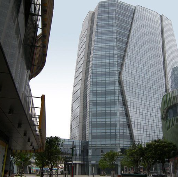 上海静安区达安广场公寓出售，为于上海最繁华地段之一，附近静安公园