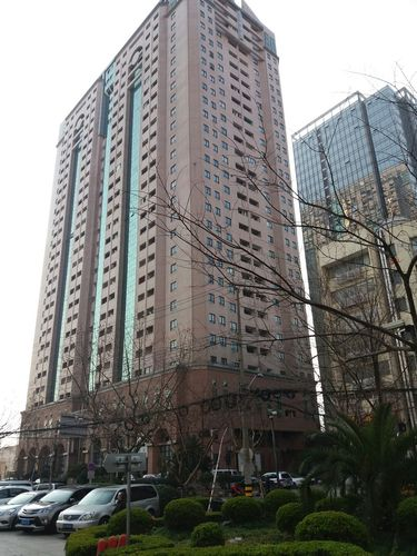 上海长宁区长宁大厦写字楼租售，近地铁2号线江苏路站、3号线延安西路站、4号线中山公园站