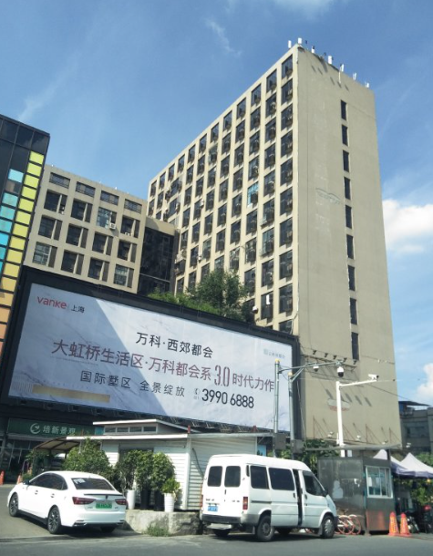 上海市嘉定区兆地商务广场公寓出售，5.2米层高loft, 37-55平，超大窗，采光面好