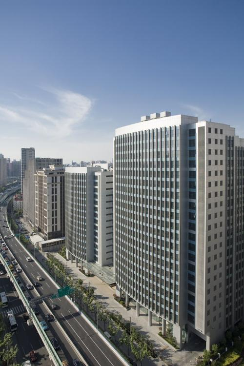 上海长宁区SOHO中山广场写字楼租售，虹桥涉外贸易中心核心区，近地铁3/4/10号线虹桥路站