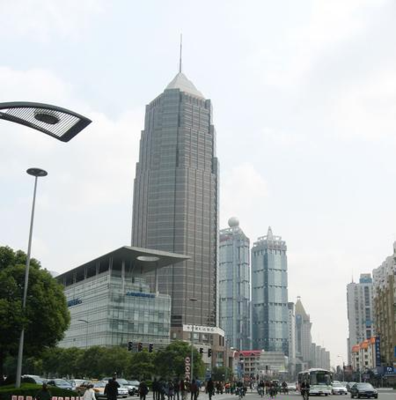 上海市浦东新区写字楼世界广场出租，装修庄重典雅，办公环境舒适