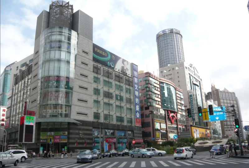 上海浦东新区写字楼福兴大厦租售，集商场、写字楼、住宅天台、花园、篮球场、健身房于一体的商务楼