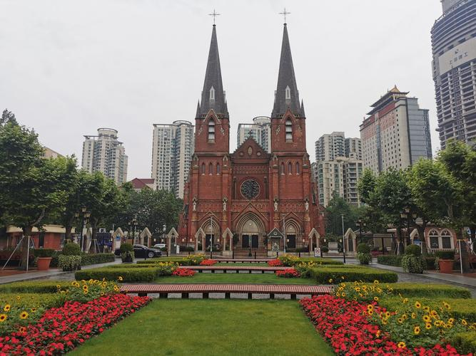 上海徐汇区圣爱广场写字楼租售，近地铁1/4/9号线，坐落于徐汇区历史文化区域中心