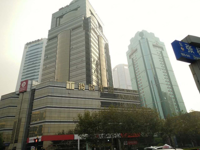 上海汤臣金融大厦写字楼租售、周边商业配套齐全、地铁2/4/6/9号地铁线世纪大道站