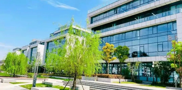 上海移动智地独栋出售丨青浦在售104地块，70亩天然水库，纯天然生态办公