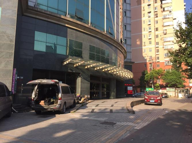 上海市长宁区新华·上青里公寓出售（嘉利大厦），紧邻延安东路高架、交通较便利