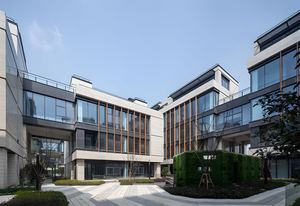 上海市宝山区沪太路丨绿地科技中心出售丨地铁上盖丨双拼附送花园阳台丨稀缺优质独栋