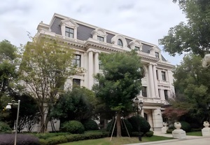 上海虹桥商务核心区，上海新华联国际中心独栋出售，区域内唯一个法式宫廷项目