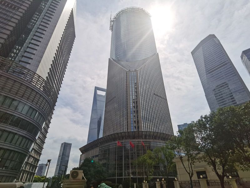 上海浦东新区中银大厦写字楼租售，近地铁2号线，14号线