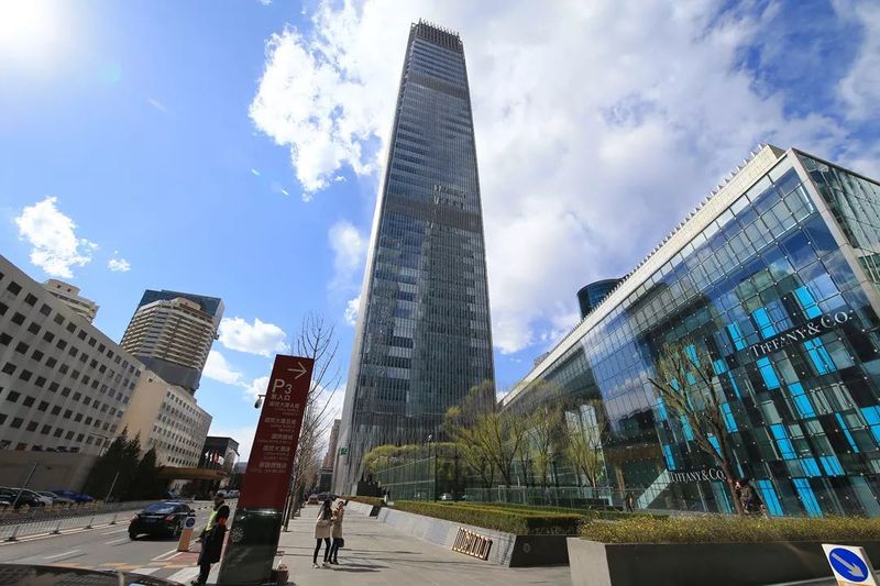 上海长宁区国际贸易中心写字楼租售，地理位置优越，近地铁10号线