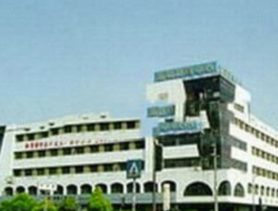 上海徐汇区新联技贸中心写字楼租售、交通便利、地理位置优越、装修现代