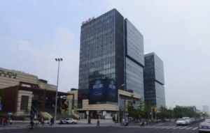 上海徐汇区绿地中心写字楼租售、近地铁12号线、7号线龙华中路站