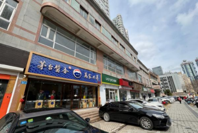 上海市浦东旺铺出租，适合汽车美容，美容院，出餐饮外均可