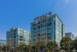 上海普陀区旭辉世纪广场写字楼出租，附近有两条轨道交通和公共枢纽站，交通便利