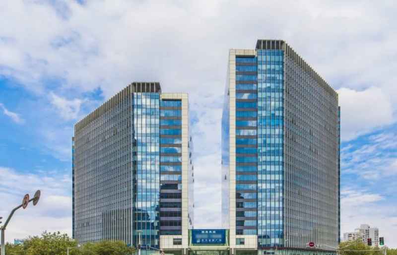 上海市 浦东新区 世纪大道1168号 东方金融广场B座 地处浦东新区陆家嘴金融贸易区2-1-1、2地块 办公单元出租168㎡-685.2㎡现状交付 地铁2、4、6、9号线世纪大道