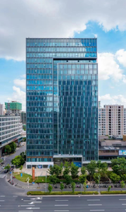 上海青浦宝龙中心丨青浦新城商圈的地铁17号线汇金路地铁站正上盖的商办综合体项目，从2号口出来可以直接从B1层进入项目的办公楼大堂。 130-300平标准交付/现状装修 地铁17号线汇