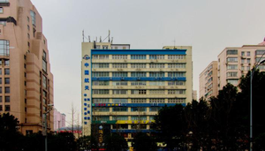 上海市徐汇区兵工大厦公寓出售，地理位置优越，交通非常便利